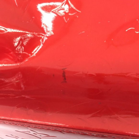 Auth LOUIS VUITTON Reade MM Rouge Monogram Vernis Handbag - Picture 6 of 14